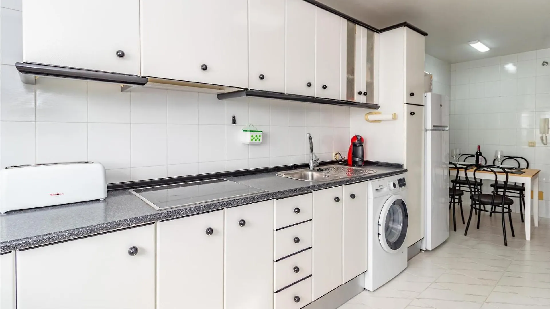 3 Bedroom Nice Apartment In 林孔-德拉维多利亚 0*,